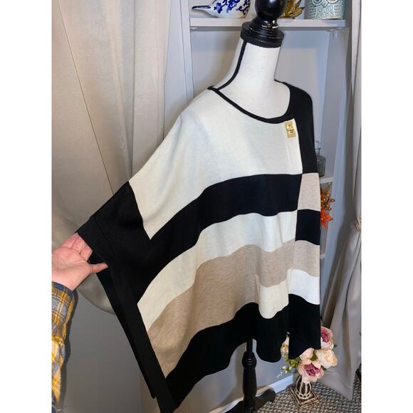 NWT $109.50 Calvin Klein Nude White Black Gold Hardware 1 size Fits Most Poncho - Picture 5 of 12